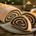 Makowiec zawijany z gęstą spiralą masy makowej