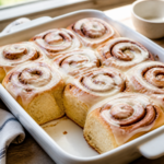 Puszyste cinnamon rolls z kremowym lukrem